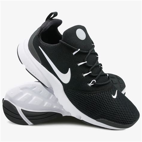 nike herren schuhe dunkle sohle|nike herren schuhe schwarz.